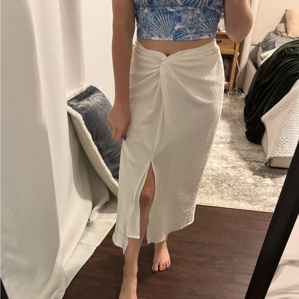 Seaside Beach Cover Up /Casual Skirt Elegant White Women's Front Twist Tie Skirt - Picture 6 of 9